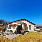 Luxurioeses, Familienfreundliches ,,amy,, Mit Whirlpoolwanne, Kamin Und Garten *