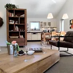 Holiday home Luxurioeses, Familienfreundliches ,,amy,, Mit Whirlpoolwanne, Kamin Und Garten