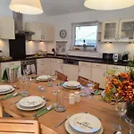 Luxurioeses, Familienfreundliches ,,amy,, Mit Whirlpoolwanne, Kamin Und Garten Holiday home Hinterhausen