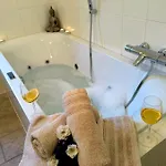 Holiday home Luxurioeses, Familienfreundliches ,,amy,, Mit Whirlpoolwanne, Kamin Und Garten *