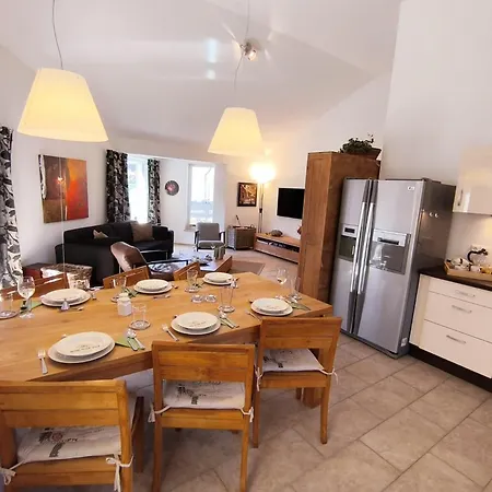 Luxurioeses, Familienfreundliches ,,amy,, Mit Whirlpoolwanne, Kamin Und Garten Hinterhausen