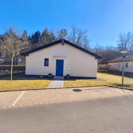 Semesterbostad Luxurioeses, Familienfreundliches ,,amy,, Mit Whirlpoolwanne, Kamin Und Garten