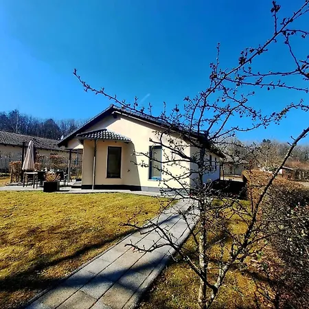 Luxurioeses, Familienfreundliches ,,amy,, Mit Whirlpoolwanne, Kamin Und Garten Semesterbostad