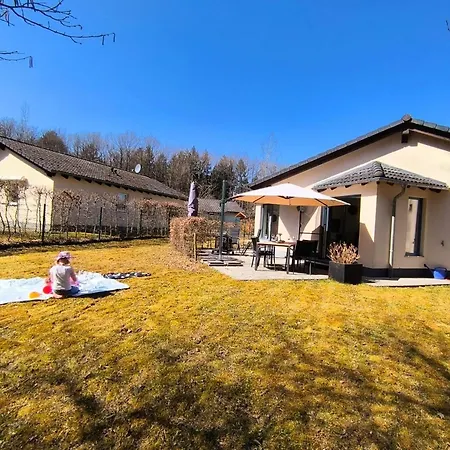 Luxurioeses, Familienfreundliches ,,amy,, Mit Whirlpoolwanne, Kamin Und Garten *