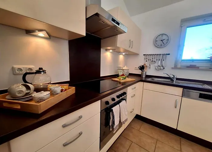 Luxurioeses, Familienfreundliches ,,amy,, Mit Whirlpoolwanne, Kamin Und Garten * Hinterhausen