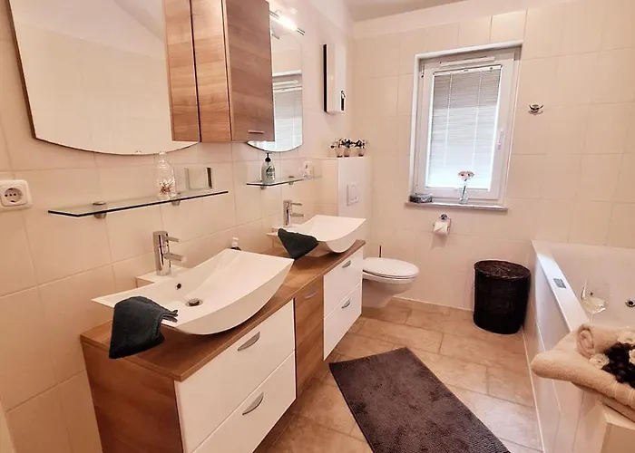 Luxurioeses, Familienfreundliches ,,amy,, Mit Whirlpoolwanne, Kamin Und Garten Dom wakacyjny *