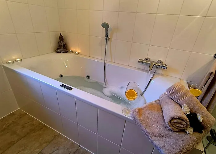 Dom wakacyjny Luxurioeses, Familienfreundliches ,,amy,, Mit Whirlpoolwanne, Kamin Und Garten Hinterhausen