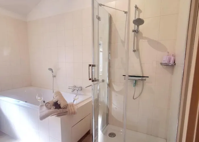 Dom wakacyjny Luxurioeses, Familienfreundliches ,,amy,, Mit Whirlpoolwanne, Kamin Und Garten *