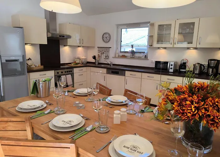 Luxurioeses, Familienfreundliches ,,amy,, Mit Whirlpoolwanne, Kamin Und Garten Dom wakacyjny Hinterhausen