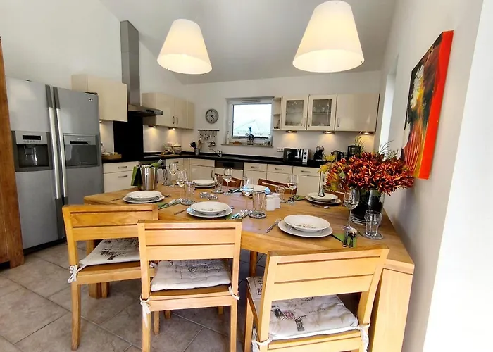 Luxurioeses, Familienfreundliches ,,amy,, Mit Whirlpoolwanne, Kamin Und Garten Dom wakacyjny Hinterhausen