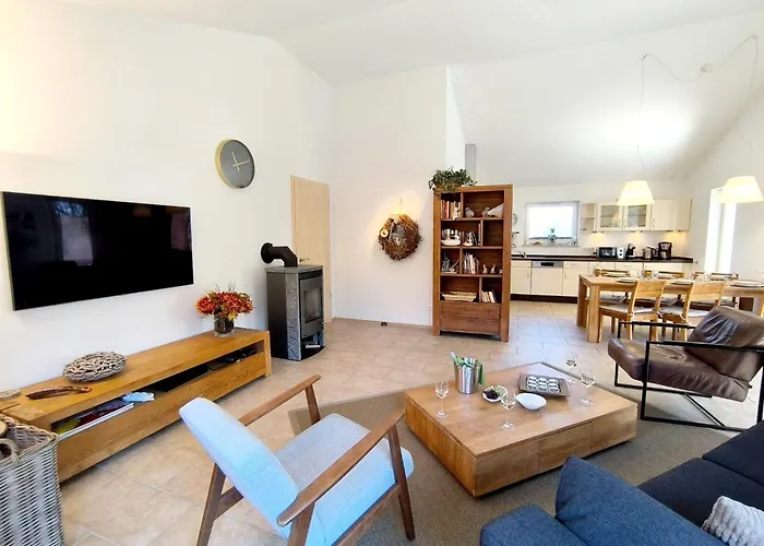 Luxurioeses, Familienfreundliches ,,amy,, Mit Whirlpoolwanne, Kamin Und Garten Hinterhausen