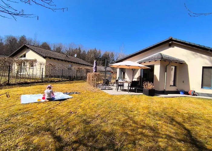 Luxurioeses, Familienfreundliches ,,amy,, Mit Whirlpoolwanne, Kamin Und Garten *